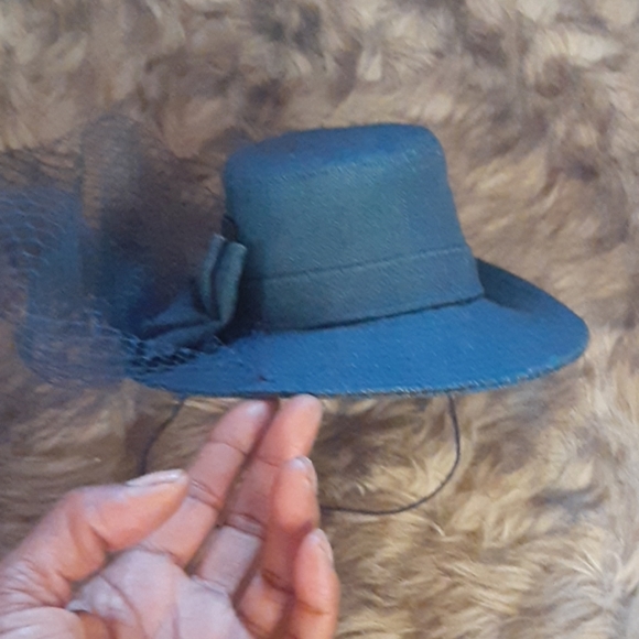 Hat - Picture 3 of 4